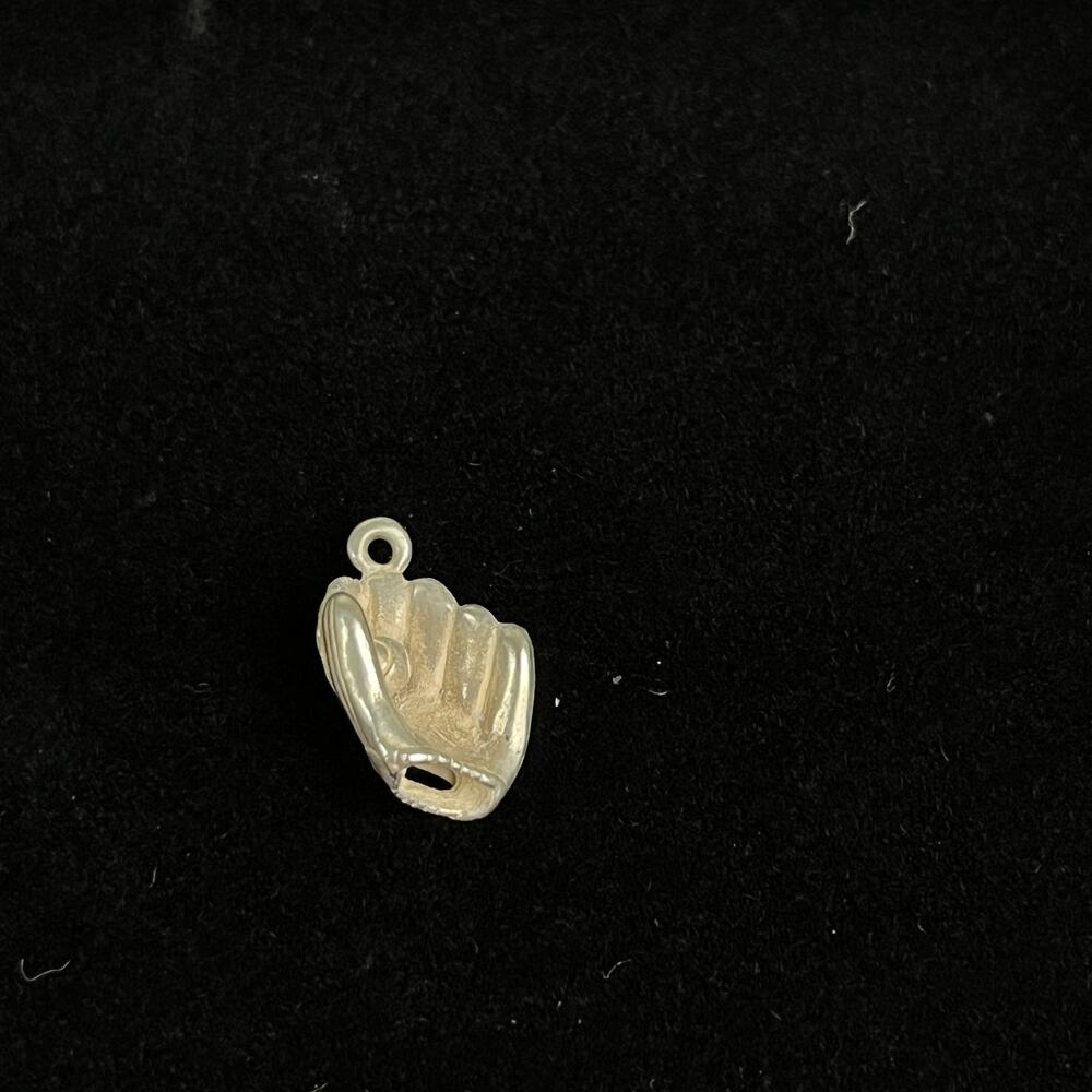 Vintage James Avery Sterling Silver Baseball Glove Mitt Charm AVERY STER